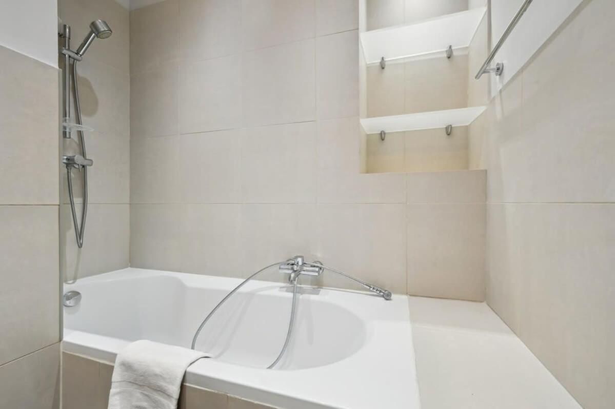 1Br Champs-Elysees - Cityapartmentstay Paris Exterior photo